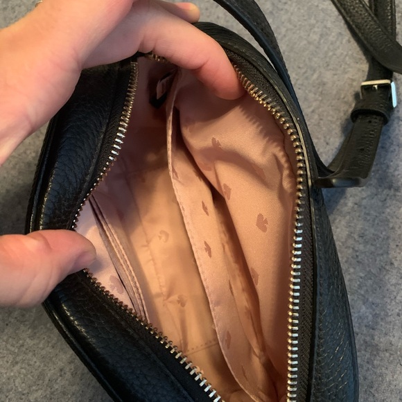 Kate Spade Camera bag, brand new condition. Beautiful pebbled leather. - Picture 3 of 4